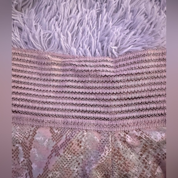 Cute Booty Lounge Blush Snake Print Leggings - Picture 6 of 6